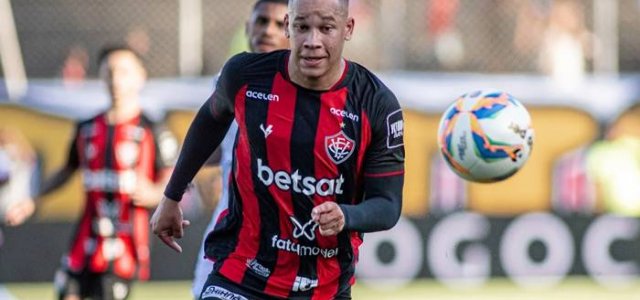 Após Curta Passagem Pelo Vitória, Caio Dantas é Anunciado Por Clube ...