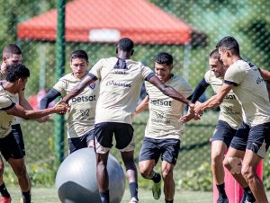 Vitória encerra preparação para enfrentar o Atlético-GO