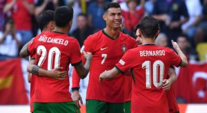 Portugal vence a Turquia e avança para as oitavas da Eurocopa