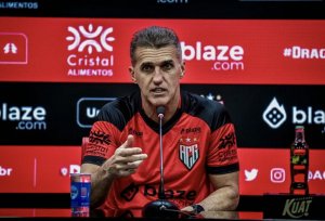 Vagner Mancini vê injustiça clara no jogo entre Atlético-GO e Bahia
