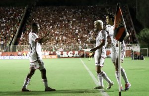 Torcedores do Flamengo reclamam de passagem no Barradão: saiba mais