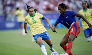 Brasil é prata no futebol feminino após revés contra EUA na final