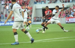 Vasco e Athletico-PR fazem último jogo da rodada