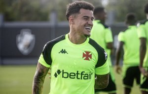 Time incompleto! Confira os desfalques do Vasco para enfrentar o Vitória