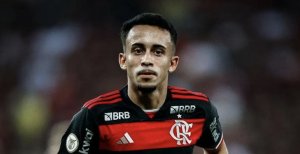 Vitória tenta contratação de meia-atacante do Flamengo; veja quem