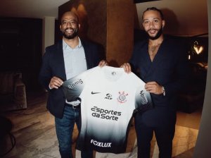 Agora é oficial: Memphis Depay é anunciado pelo Corinthians