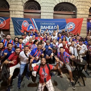 Torcida do Bahia marca presença no Rio de Janeiro e faz a festa; confira