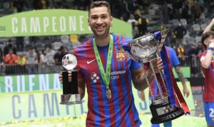 Craque do Barcelona, brasileiro ganha o prêmio de melhor jogador do mundo; saiba quem