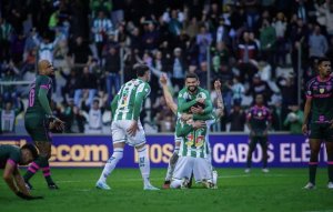 Próximo adversário do Vitória vence o Fluminense e se distancia da zona de rebaixamento