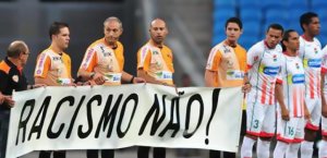 Casos de racismo no futebol brasileiro sobem quase 40% em 2023 