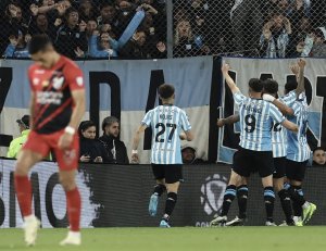 Athletico-PR leva goleada na Argentina e é eliminado da Sul-Americana