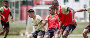 Sem folga: elenco do Vitória faz treino técnico neste sábado (12)