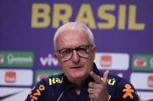 Dorival pede paciência com o Brasil, apesar da vitória: 'Vamos oscilar'