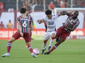 CBF afasta árbitro responsável pelo VAR no duelo entre Vitória e Fluminense; saiba mais 