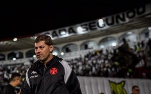 Técnico do Vasco justifica gols sofridos diante do Bahia