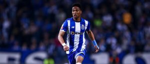 Wendell surge como opção para o Cruzeiro em 2025; lateral tem contrato com o Porto até junho 