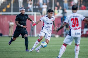 Vitória tem sete jogadores pendurados na reta final do Brasileirão; saiba quem