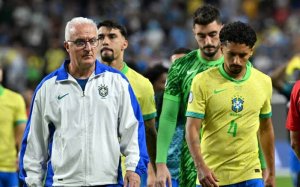 Seleção Brasileira ainda não marcou gol no Uruguai de Marcelo Bielsa