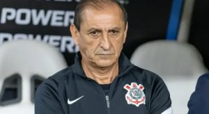 Ex-técnico do Vasco e atualmente no Corinthians, Ramón Díaz diz que clube paulista é "muito maior"