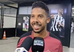 Willian Oliveira pede desculpas a jogador do Botafogo por confusão no fim do jogo; confira