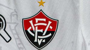 Volante do Vitória desperta interesse de clube nordestino para 2025