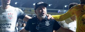 Justiça impede votação de impeachment no Corinthians; presidente comemora