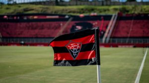 Promessa da base do Vitória deixa o clube e acerta com equipe da Série C; saiba detalhes