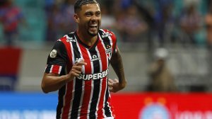 São Paulo dá resposta ao Vitória sobre proposta por Wellington Rato; saiba detalhes