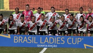 Atletas do River Plate são presas após injúria racial na Ladies Cup; clube repudia