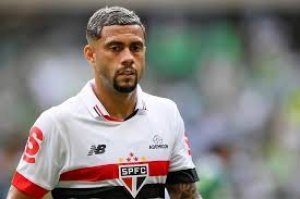 Wellington Rato nega acerto com o Vitória