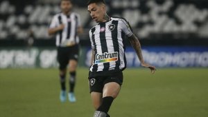 Vitória fecha com lateral-esquerdo do Botafogo; confira