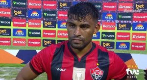 Ronald estreia pelo Vitória, é eleito melhor em campo, mas lamenta empate sem gols 