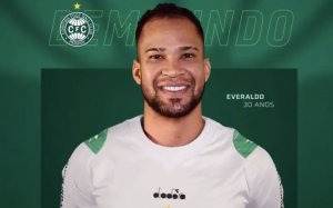 Coritiba anuncia a contratação de atacante ex-Vitória 