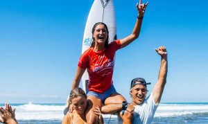 Luana Silva bate japonesa e fatura título do Mundial Júnior de Surfe