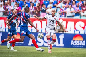 Tudo igual! Em jogo de pouca emoção, Bahia e Vitória empatam sem gols 