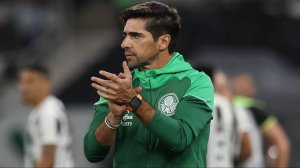 Abel Ferreira critica arbitragem após empate no Dérbi e Palmeiras prepara reclamação formal