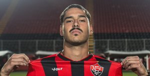 Novos reforços do Vitória são novidade entre relacionados de Thiago Carpini