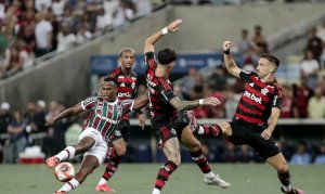 Flamengo vence Fluminense no primeira partida da final do Carioca