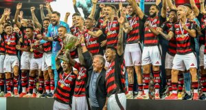 Flamengo é bicampeão carioca após empate sem gols com Fluminense